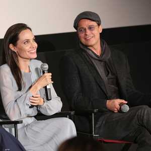 أنجلينا جولي وبراد بيت انفصلا رسميا