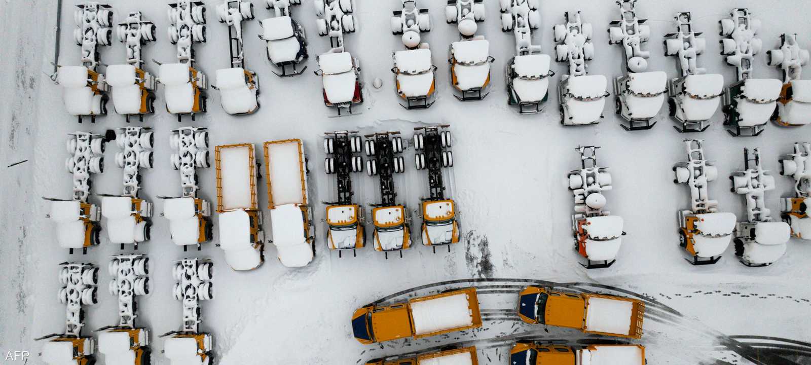 شرق أميركا يتأهب والثلوج والمطر الجليدي يهطلان وسط البلاد