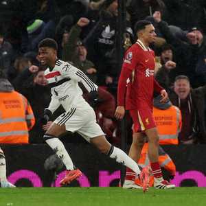 أماد ديالو محتفلا بهدف التعادل في مرمى ليفربول