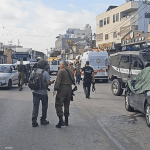 قوات أمن إسرائيلية قرب موقع الهجوم الذي حدث بالضفة الغربية