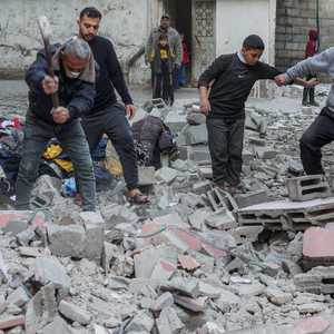 الحرب على قطاع غزة مستمرة منذ 15 شهرا