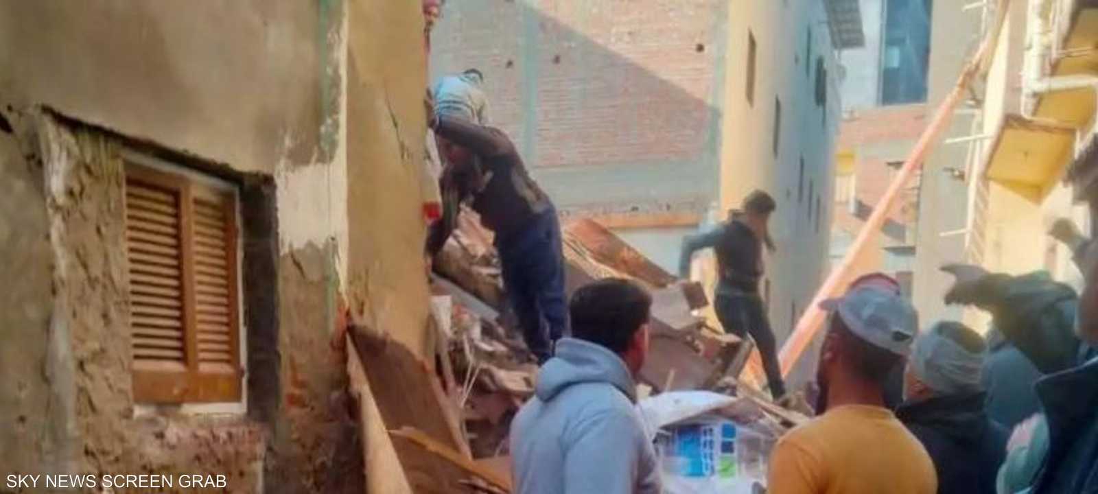المنزل المنهار في البحيرة