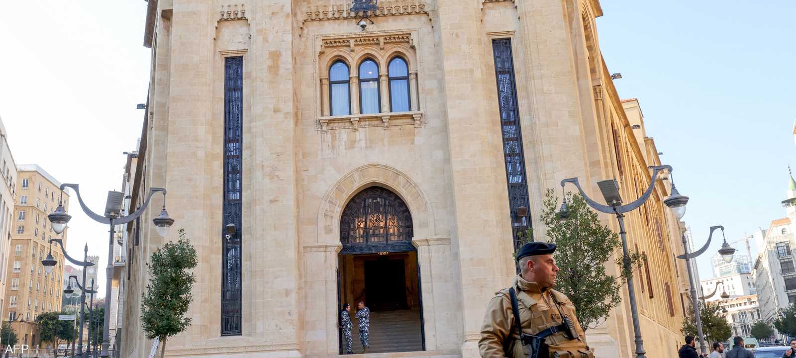 عنصر من قوات الأمن اللبنانية في محيط البرلمان