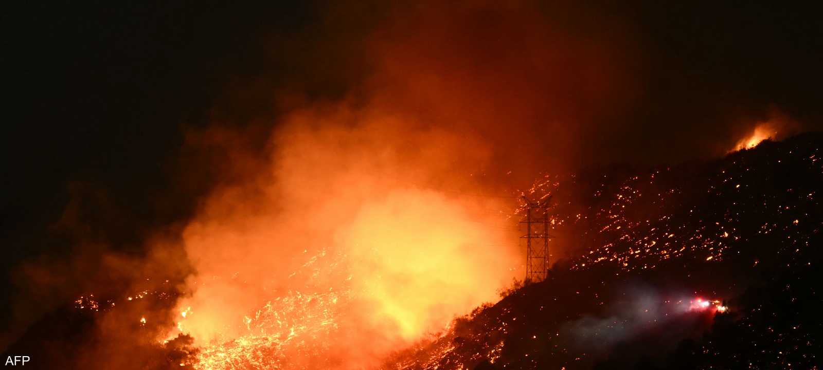 أتت النيران حتى الآن على أكثر من 12 ألف مبنى