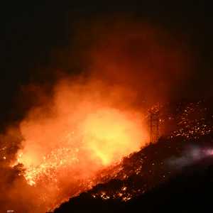 أتت النيران حتى الآن على أكثر من 12 ألف مبنى