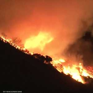 مخاوف من توسع رقعة حرائق كاليفورنيا مع اشتداد الريح