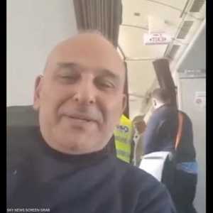 جمال سليمان من داخل الطائرة