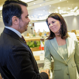 مصافحة بين بيربوك والشيباني