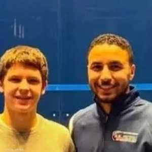 السباعي (على اليسار) توفي الجمعة