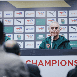 جدل أعقب مؤتمر مباراة الأهلي وأورلاندو الصحفي بسبب المترجم