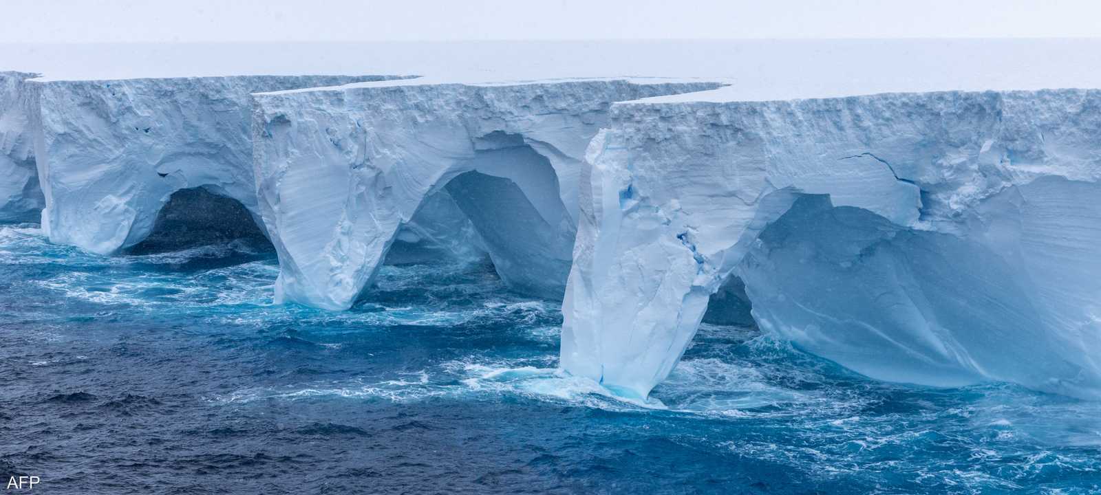 منظرًا جويًا للجبل الجليدي A23a