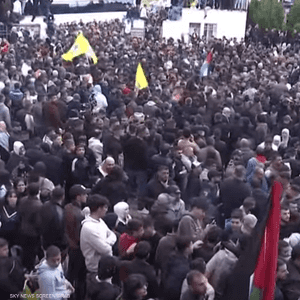 حشود في رام الله لاستقبال الأسرى المفرج عنهم بموجب صفقة غزة