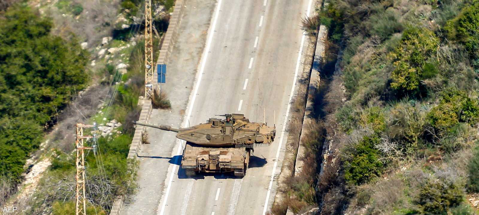 أرشيفية لدبابة إسرائيلية في بلدة بجنوب لبنان