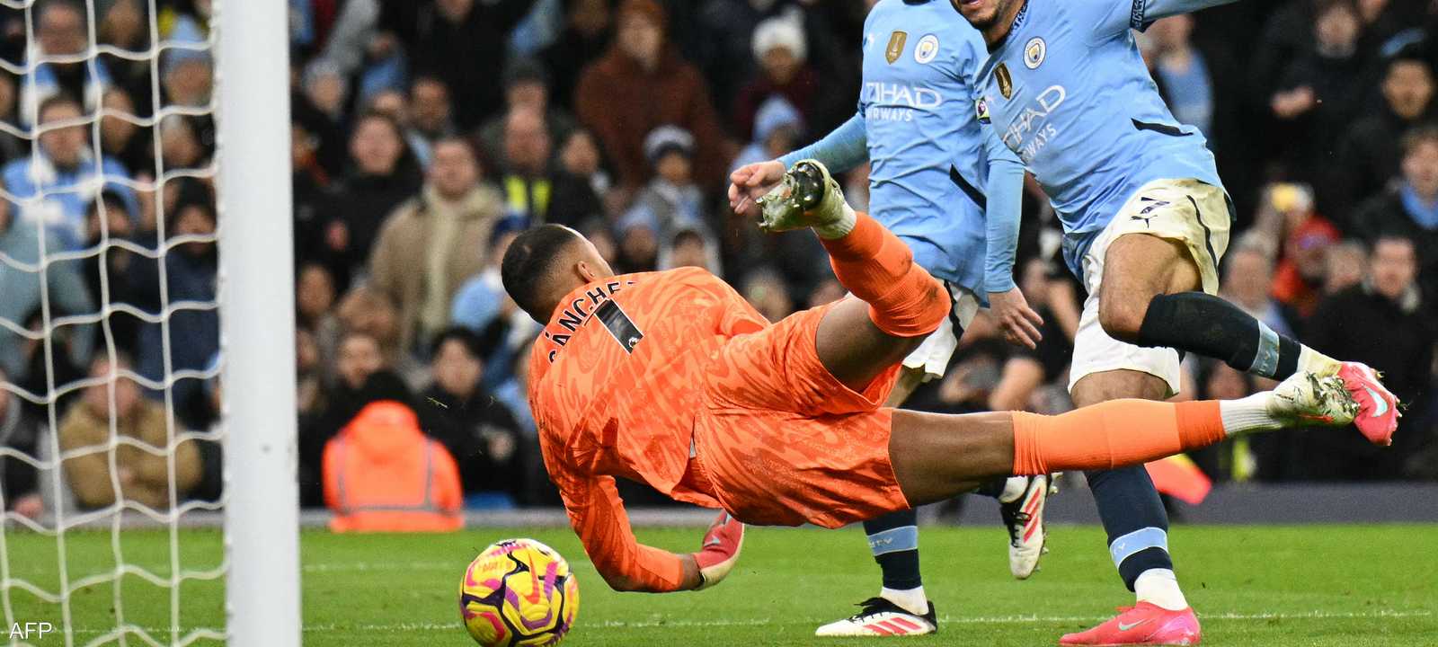 النجم المصري عمر مرموش لاعب مانشستر سيتي