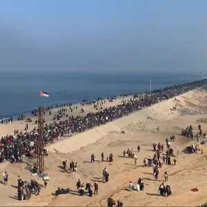 ترامب يقترح تهجير سكان غزة والأهالي يعودون رغم الدمار