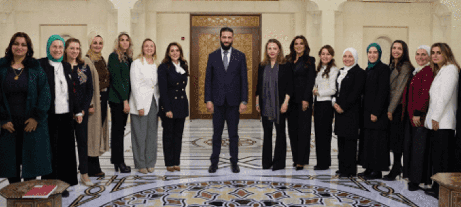 الشرع مع وفد نسائي من الجالية السورية في أميركا