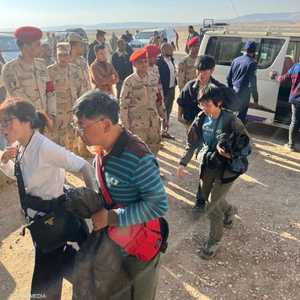 الجيش المصري ينقذ 24 سائحا بعد جنوح منطاد بهم