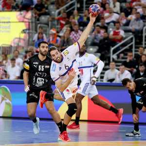 من المباراة بين الفريقين