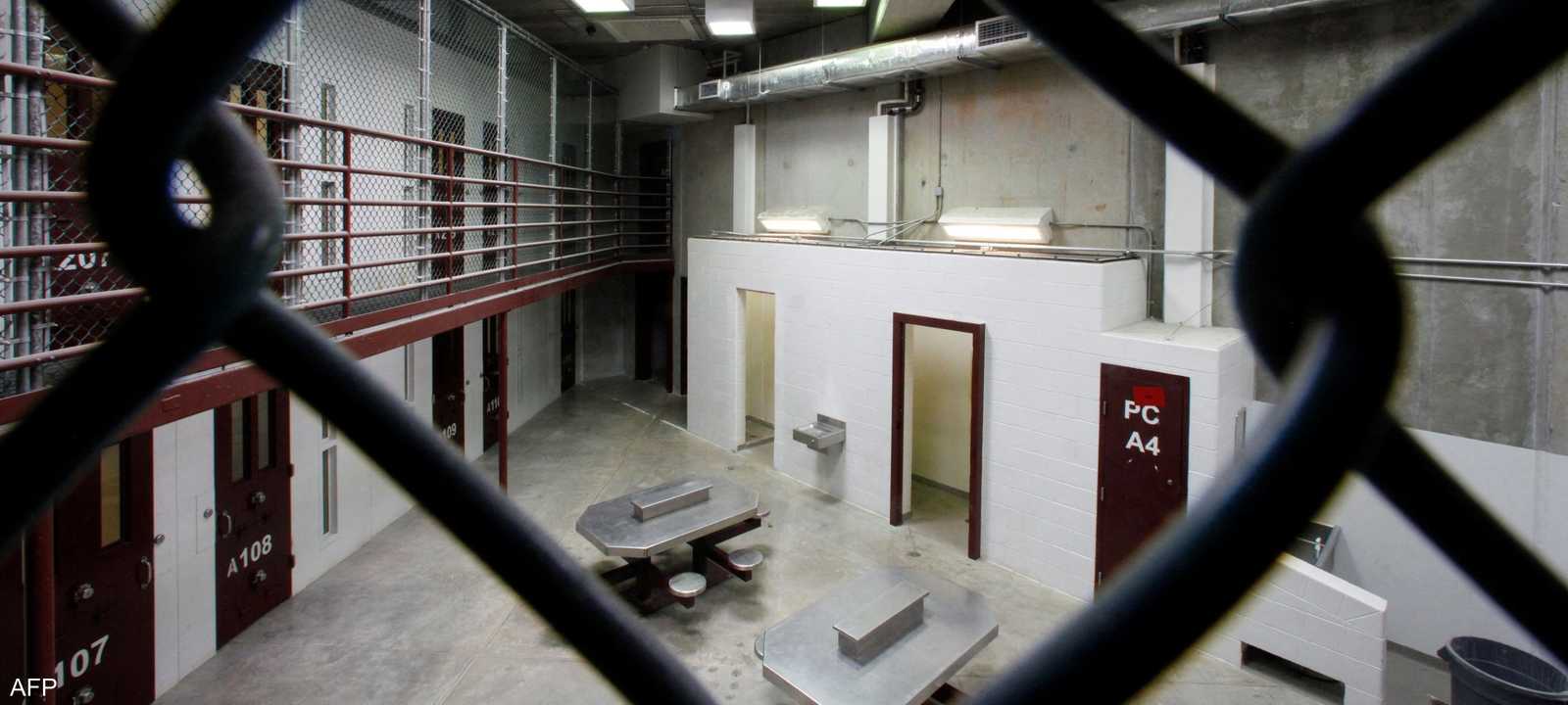 من سجن غوانتانامو