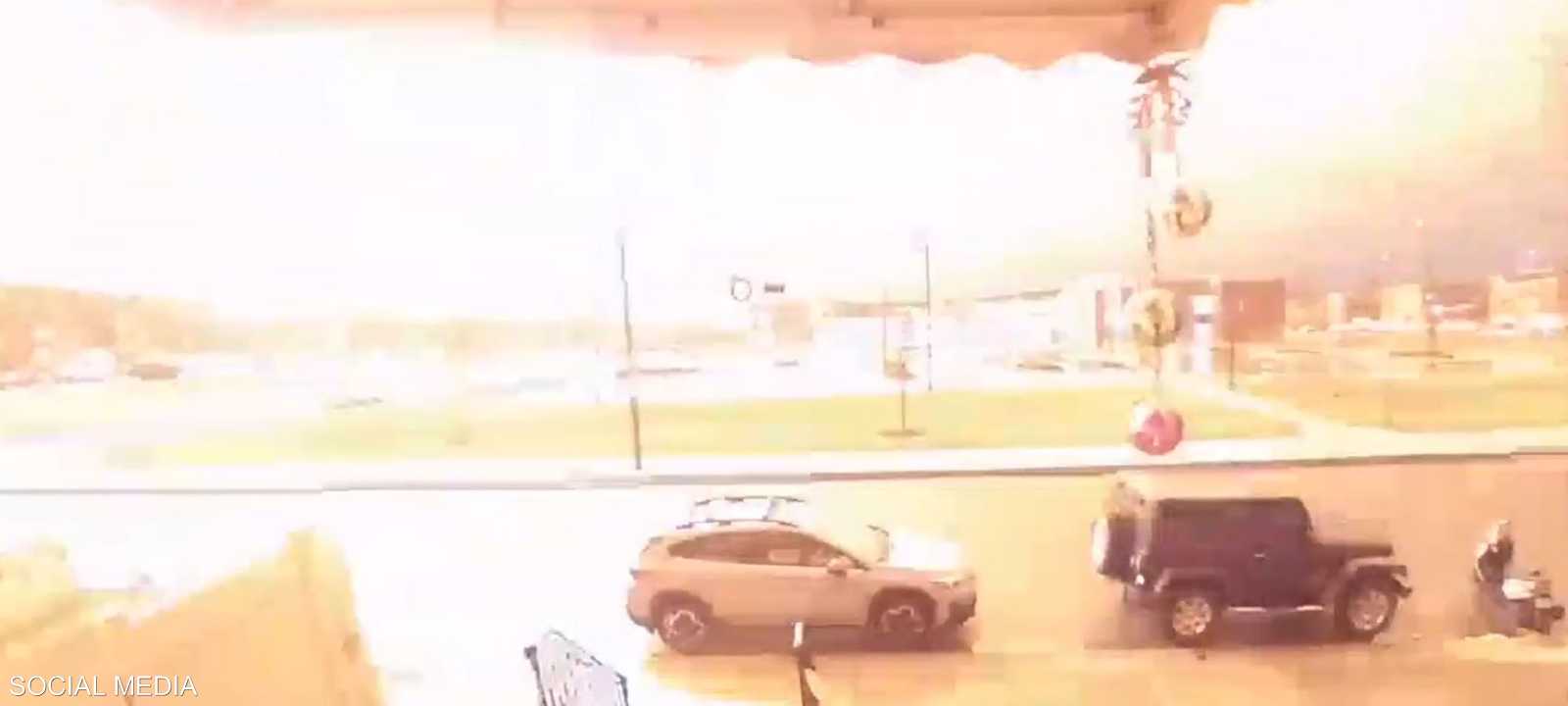 الطائرة سقطت قرب مجمع تجاري