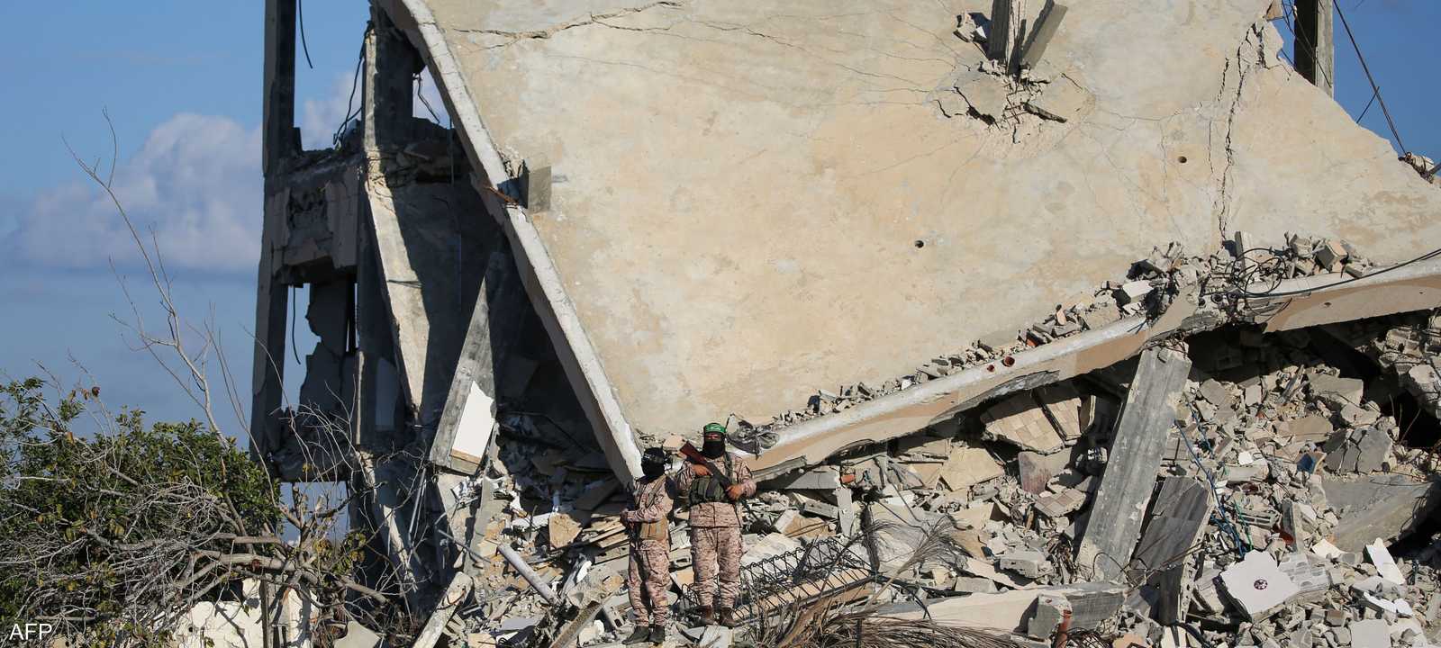 عنصران من حماس في قطاع غزة