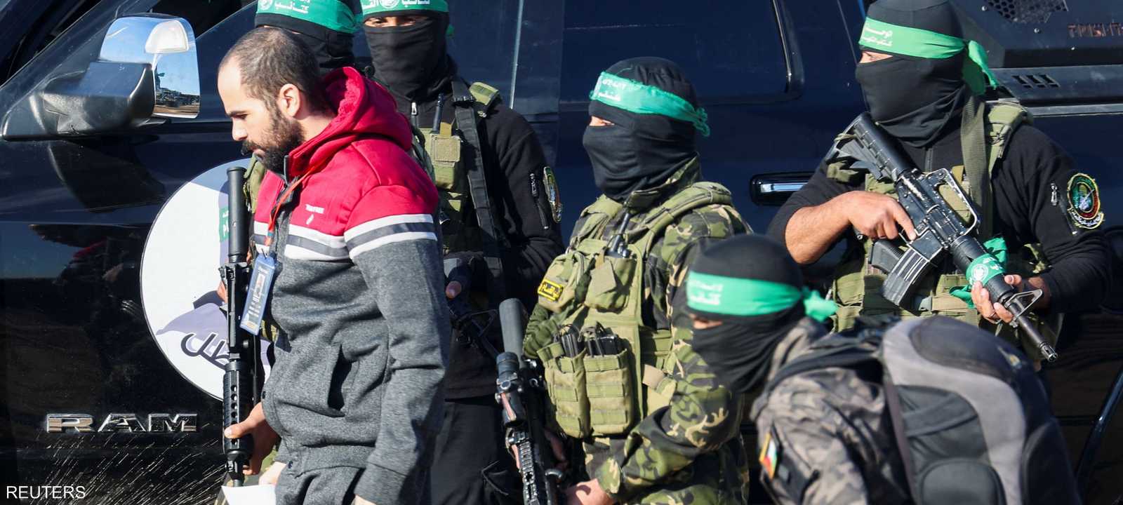 أرشيف.. أطلقت حماس سراح عدد من الرهائن