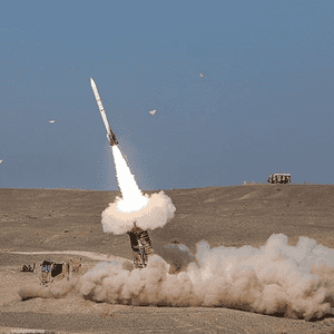 إيران تختبر دفاعتها الجوية في ثاني مناورة خلال أيام