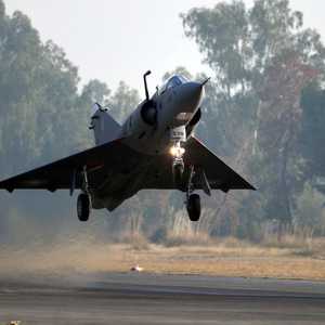 طائرة ميراج فرنسية الصنع