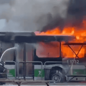 تحطم طائرة صغيرة على شارع في سان باولو