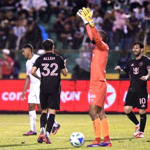 ميسي تألق أمام أوليمبيا