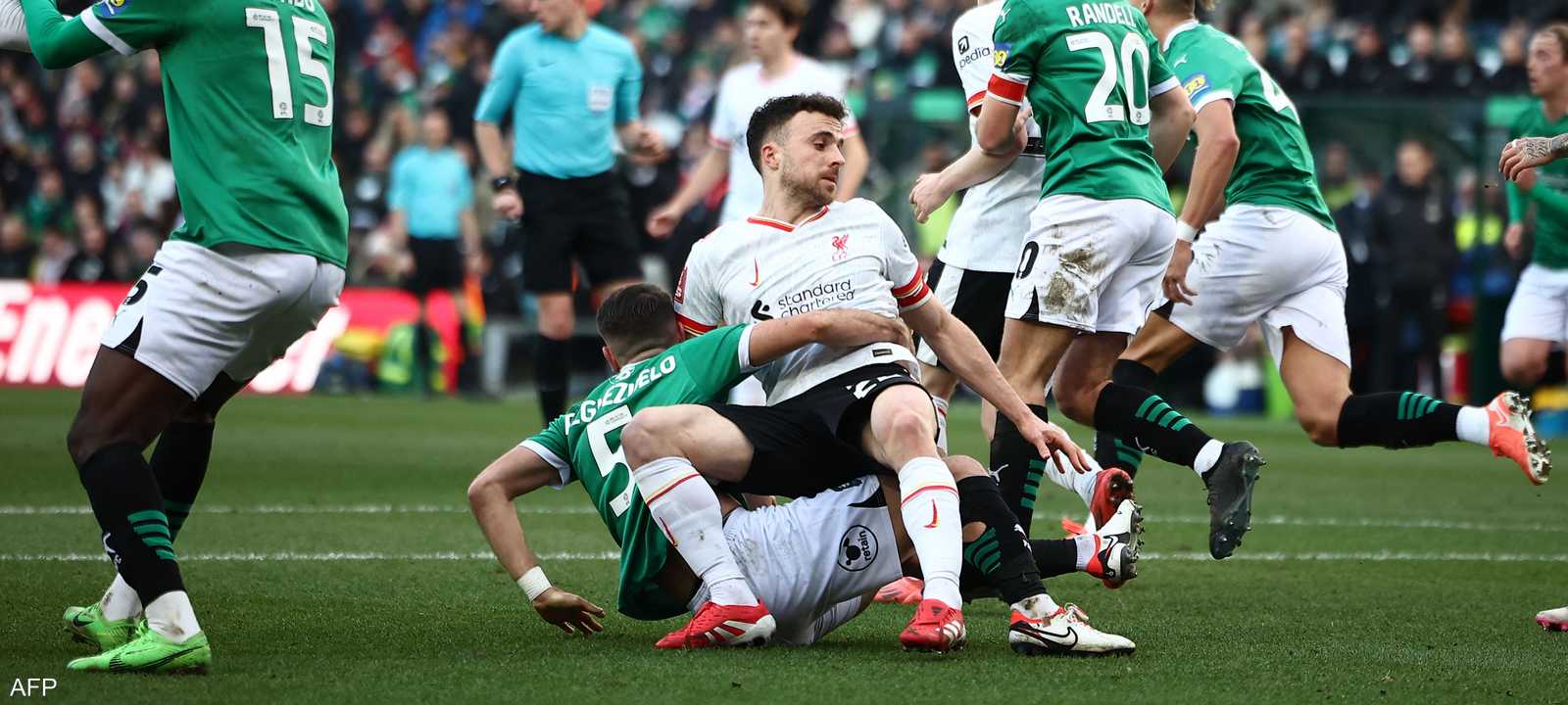 جانب من لقاء ليفربول وبليموث