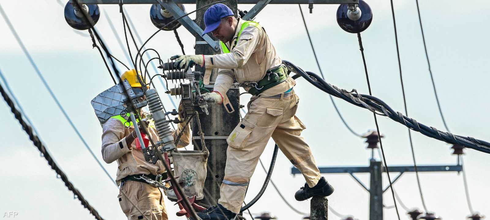 يعمل المهندسون على محاولة استعادة الخدمة