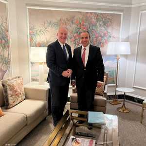 عبد العاطي لدى لقائه السناتور كريس فان هولن بواشنطن