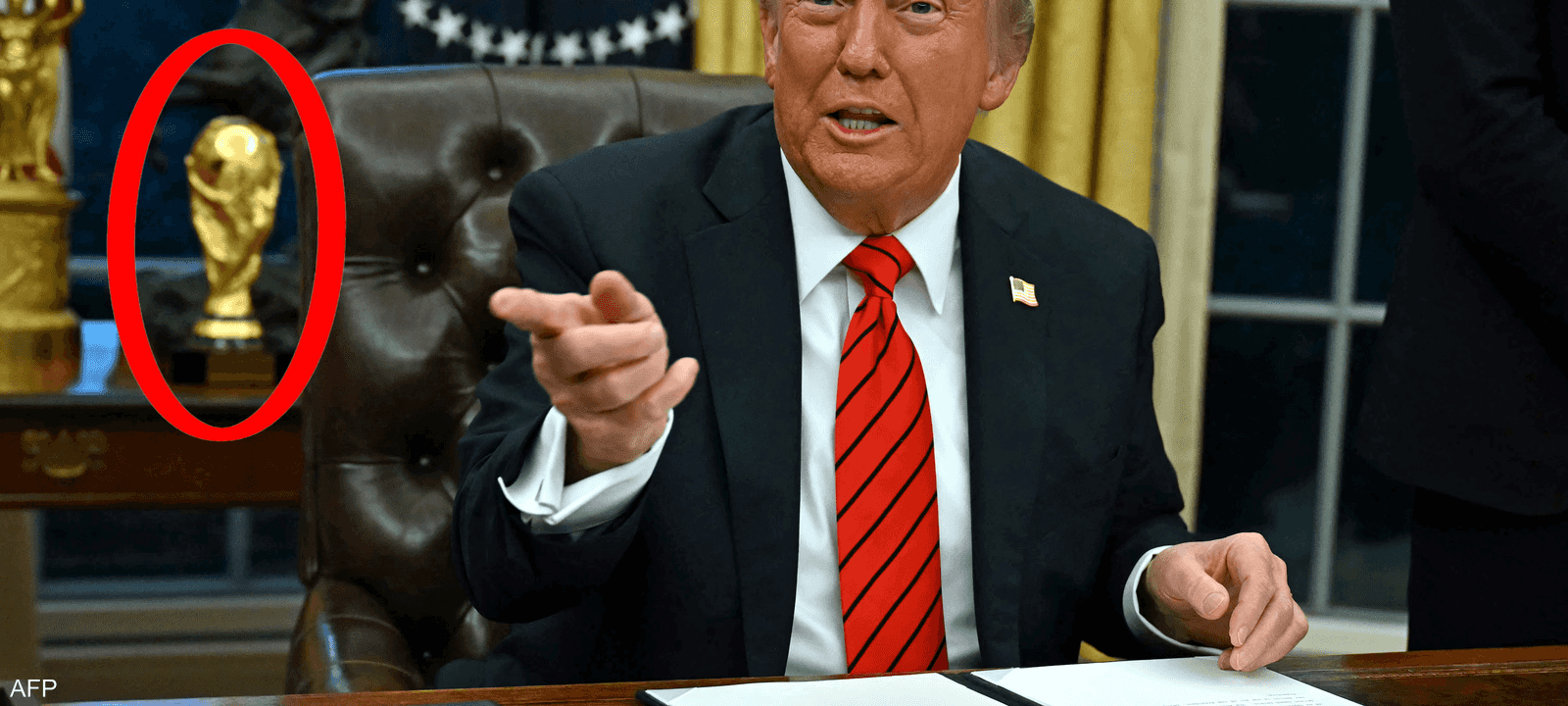 الفيفا كشف أن الكأس وراء ترامب نسخة طبق الأصل