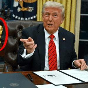 الفيفا كشف أن الكأس وراء ترامب نسخة طبق الأصل