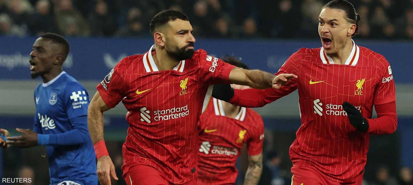 احتفال صلاح بتسجيله هدفا في مرمى إيفرتون