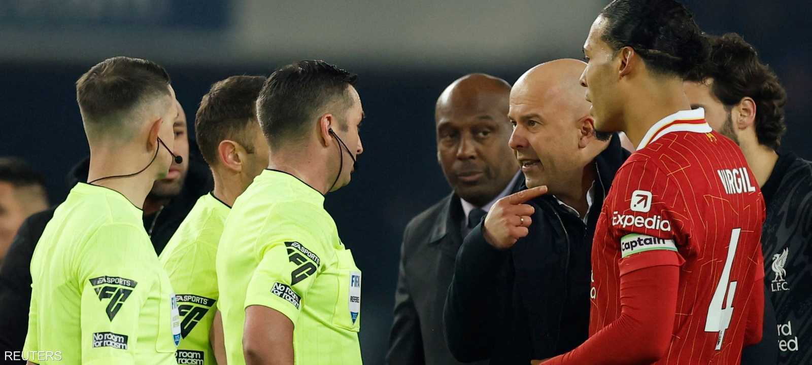 مواجهة سلوت وحكم اللقاء