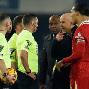 مواجهة سلوت وحكم اللقاء