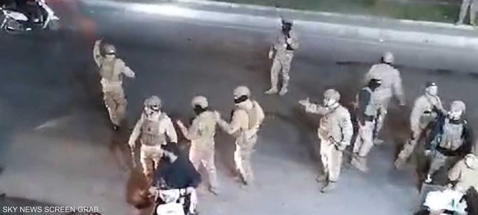 الجيش اللبناني يعمل من أجل السيطرة على الوضع في طريق المطار