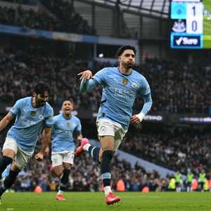 عمر مرموش افتتح رصيد أهدافه في الدوري الإنجليزي