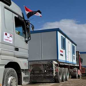 البيوت المتنقلة عند معبر رفح قبل دخولها إلى غزة