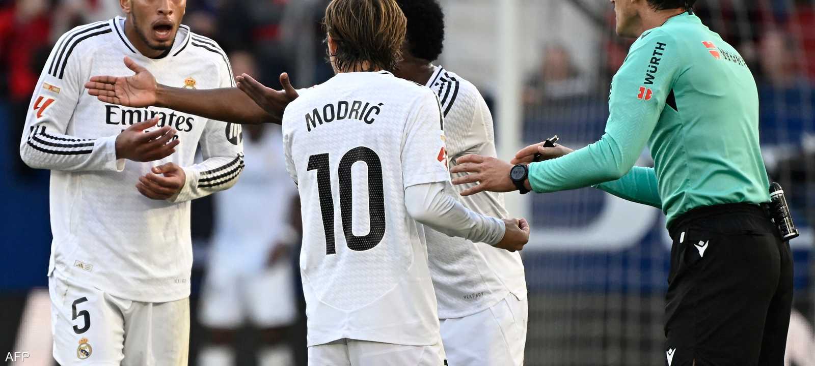 بلينغهام تلقى بطاقة حمراء في الدقيقة 39