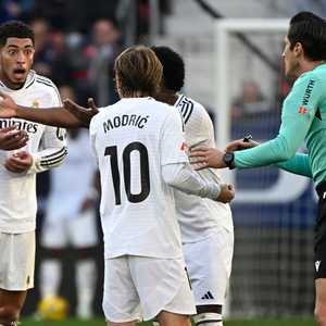 بلينغهام تلقى بطاقة حمراء في الدقيقة 39