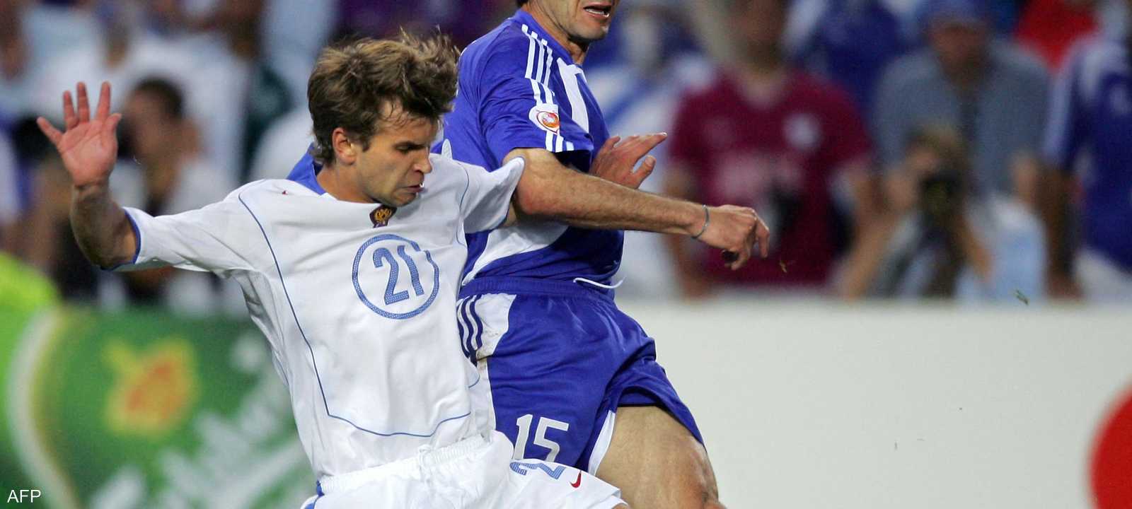 المدافع الروسي أليكسي بوغايف خلال "يورو 2004"
