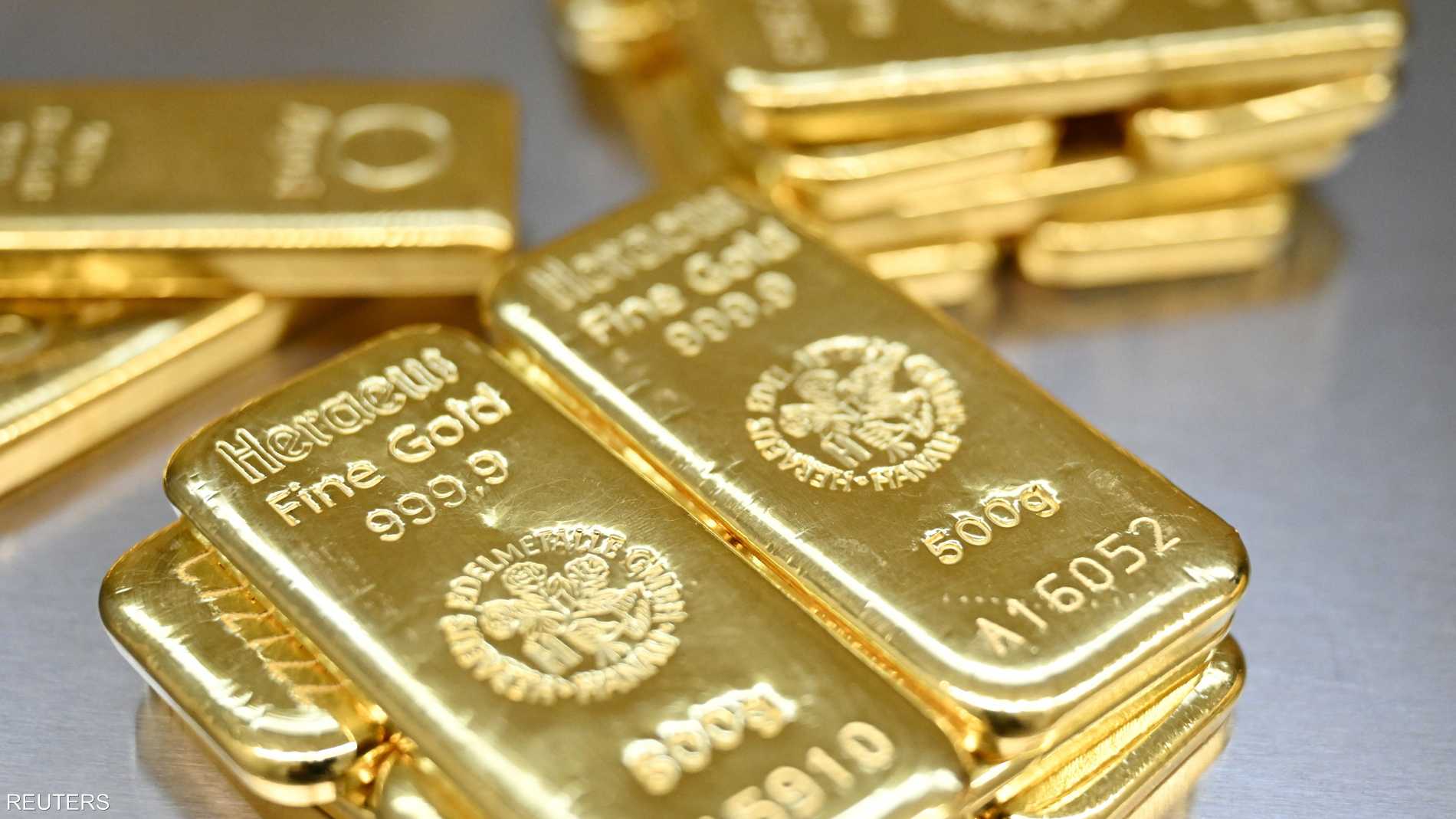 الذهب يرتفع مع تراجع النفط عقب تمديد الهدنة مع إيران