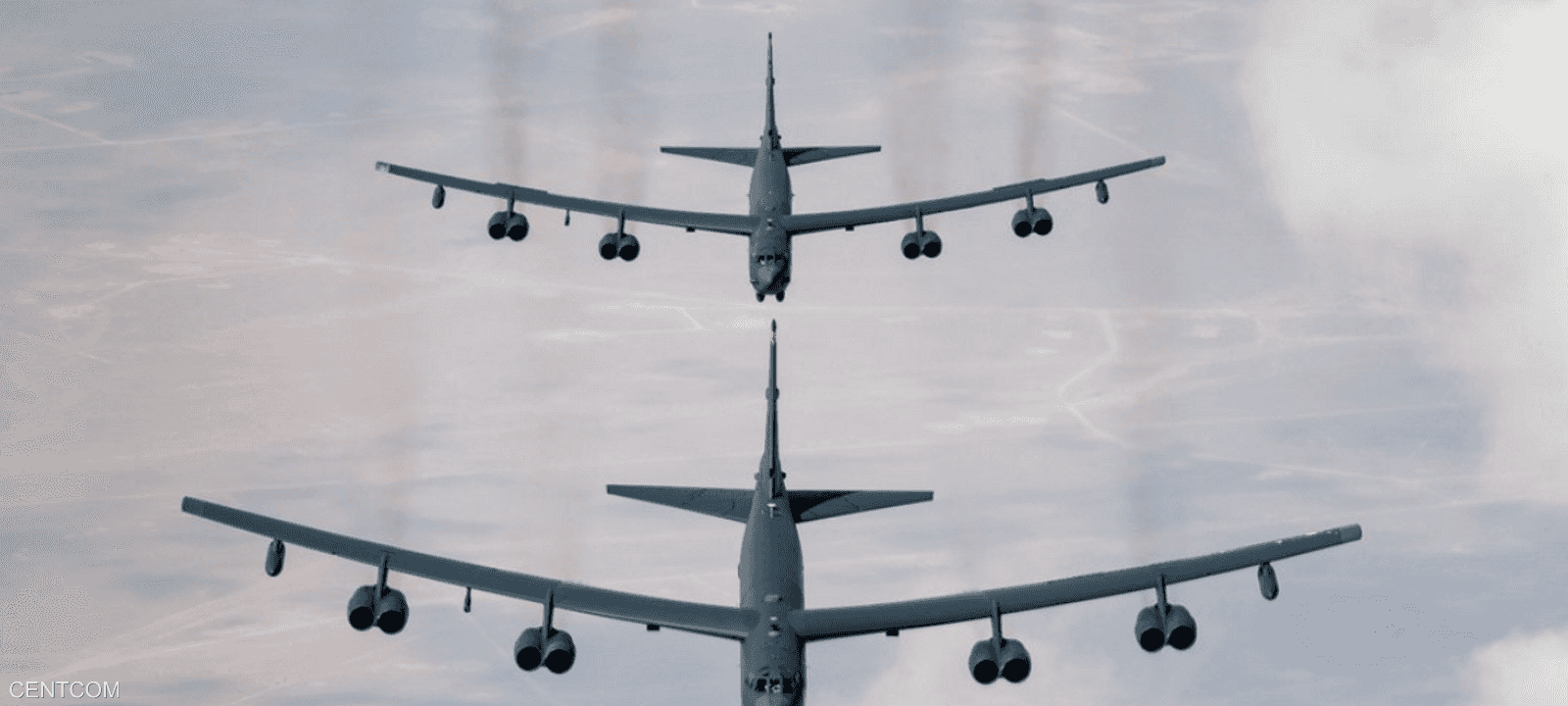 طائرتان من طراز "B-52"