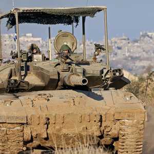 أرشيفية لدبابة إسرائيلية على الحدود مع قطاع غزة