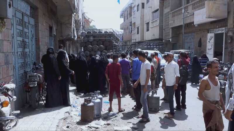 أزمة شح الغاز المنزلي تتفاقم في عدد من المدن اليمنية