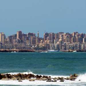 دراسة حذرت من تأثير تآكل الشواطئ على المباني بالإسكندرية
