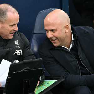 آرني سلوت سيبتعد عن دكة البدلاء